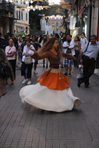 Una danzatrice a Beyoglu